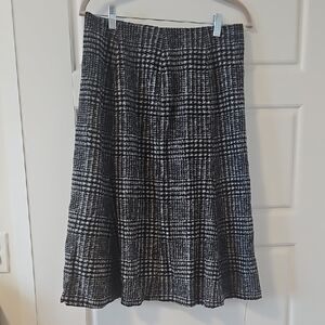Uniqlo Black and White Plaid A-Line Skirt